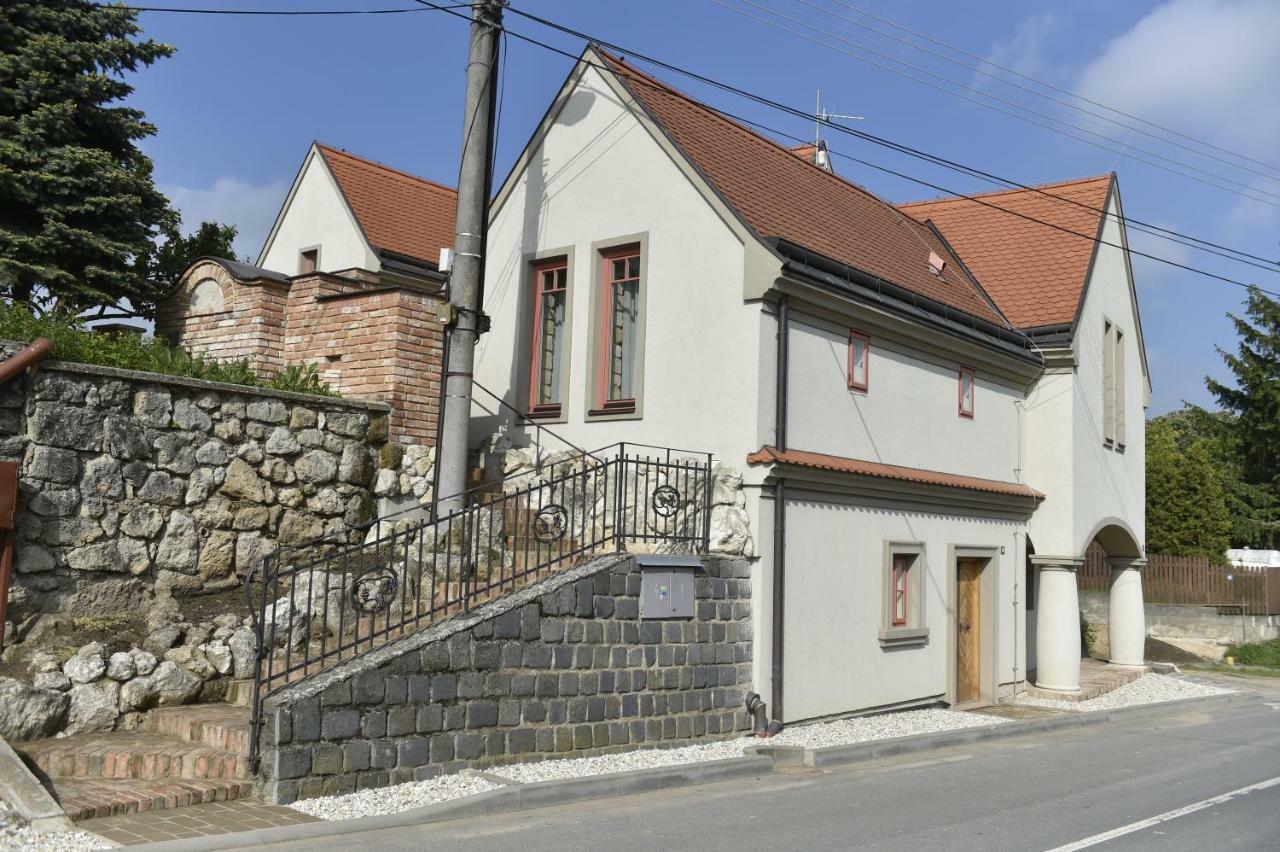 Penzion Dobre Casy Valtice Exterior photo